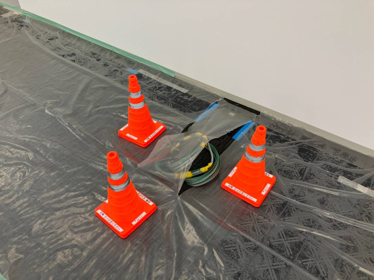 分電盤への引き込み前の注意喚起