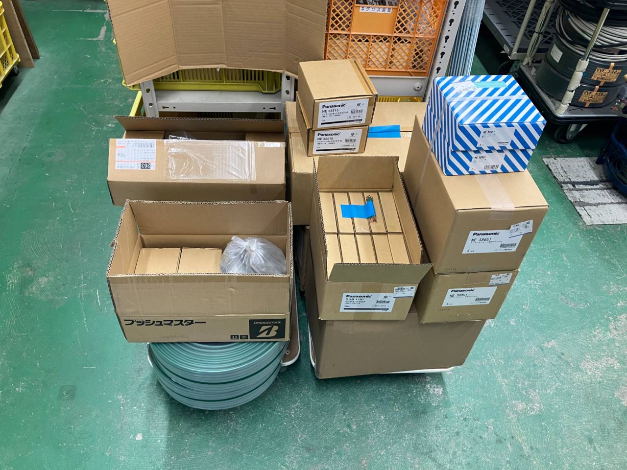 倉庫での作業準備